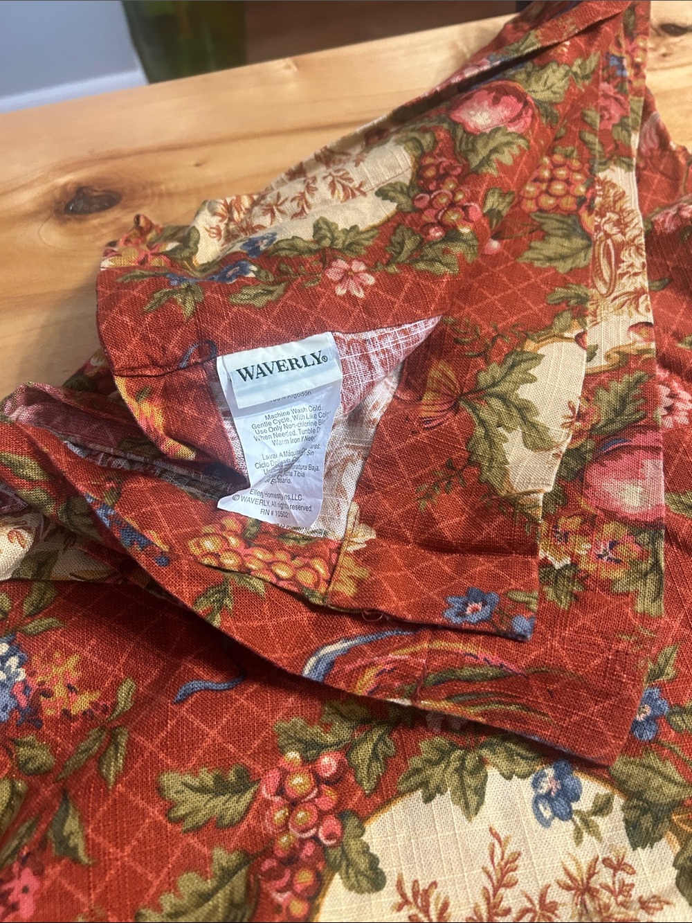Waverly Red Floral Medallion 2 curtain panels 95 inches long - Picture 2 of 2